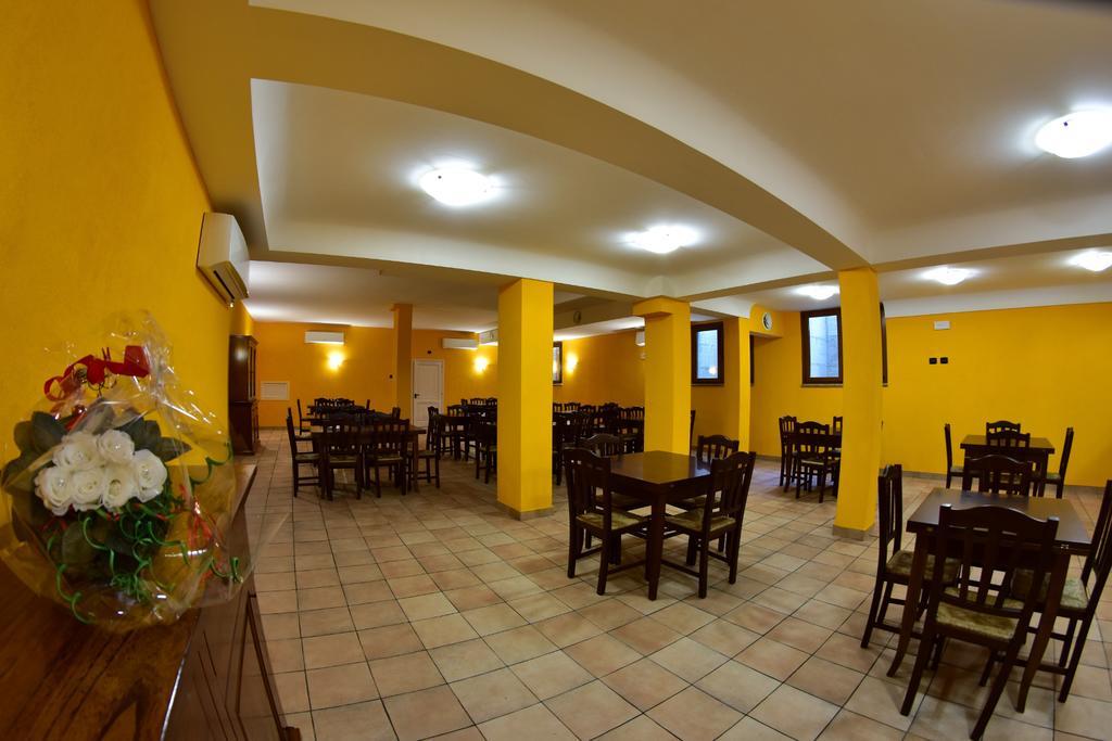 Agriturismo Isola Verde SantʼUrbano Kültér fotó