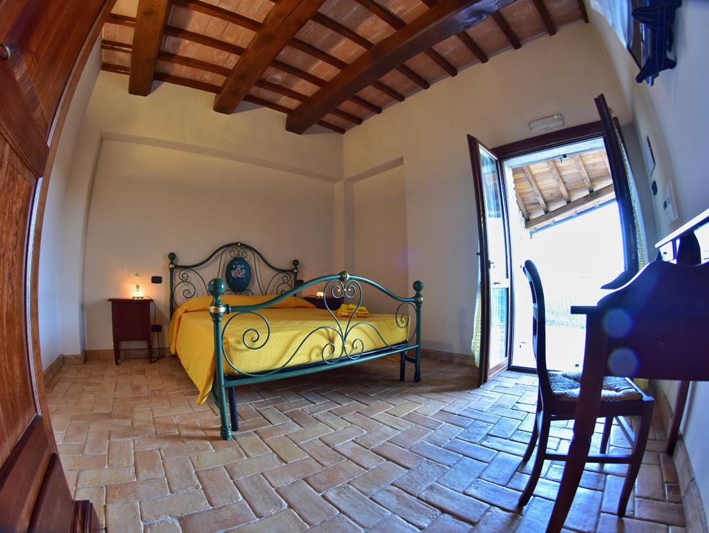 Agriturismo Isola Verde SantʼUrbano Kültér fotó