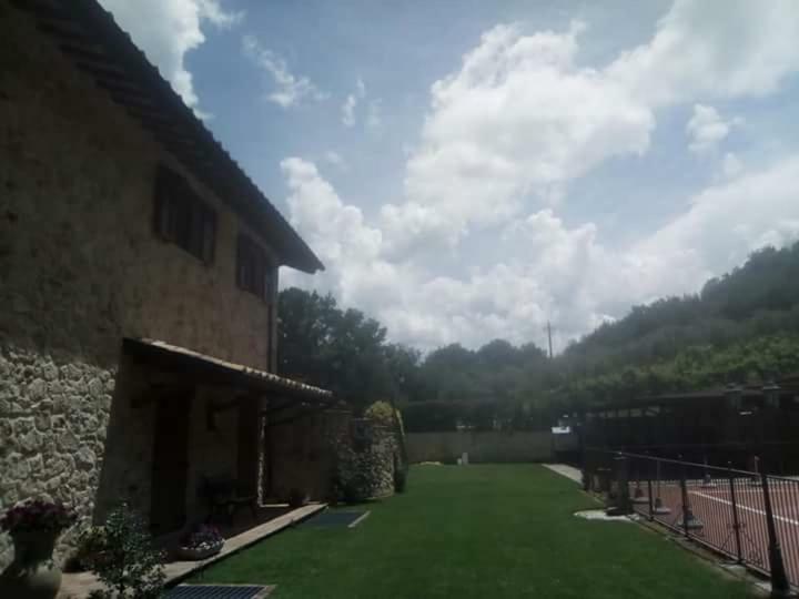 Agriturismo Isola Verde SantʼUrbano Kültér fotó